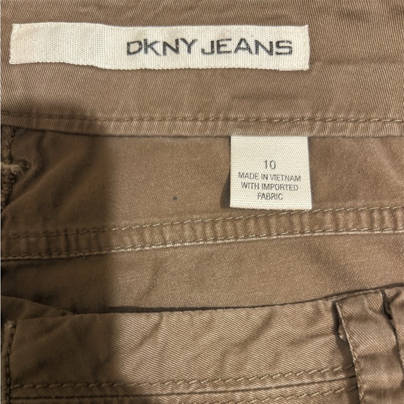 DKNY Women's Tan Bermuda Shorts - Picture 3 of 4